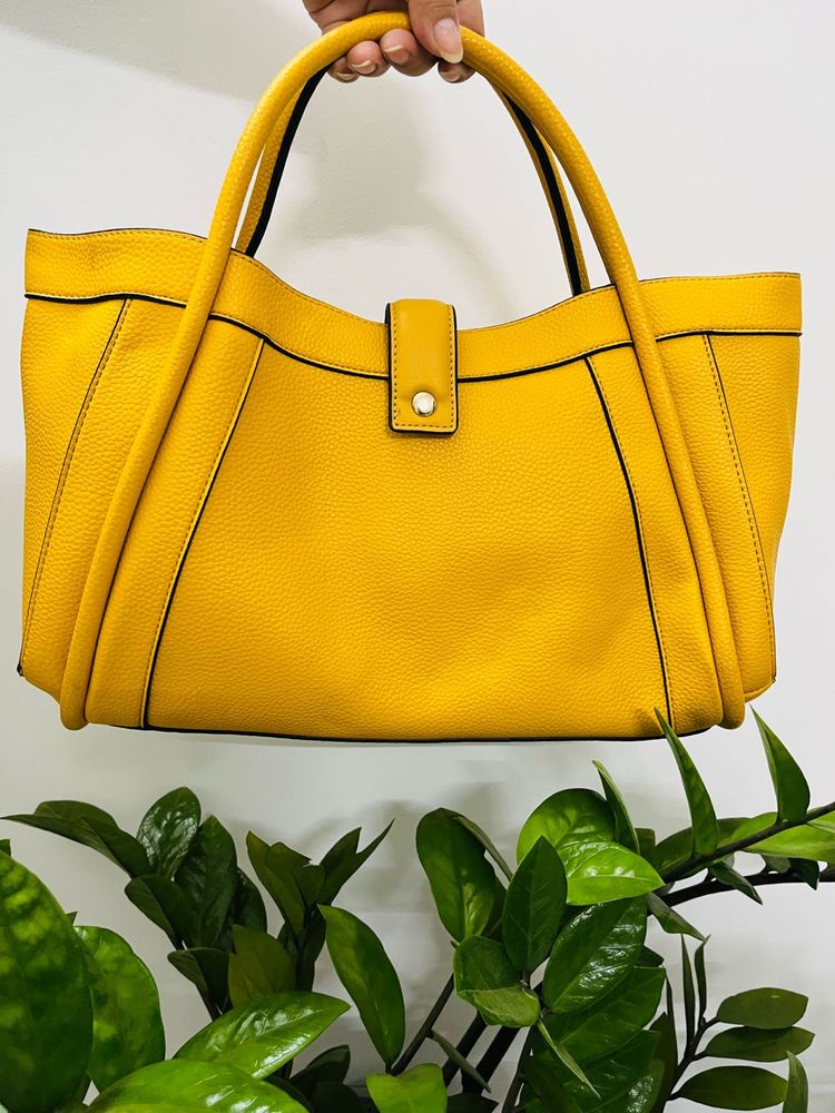Chic Yellow Tote Handbag