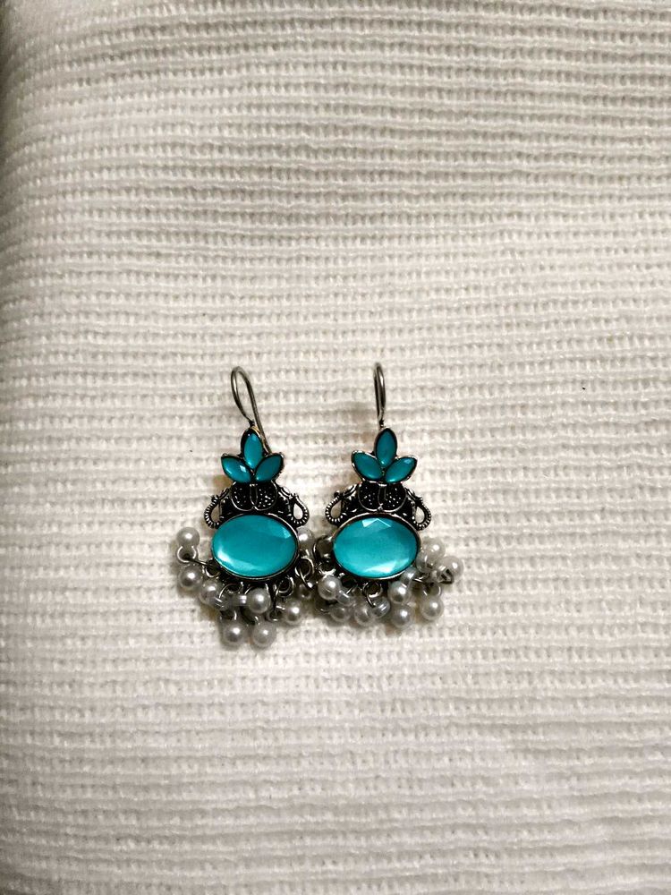 Exquisite Teal Stone &amp; Pearl Dangler Earrings