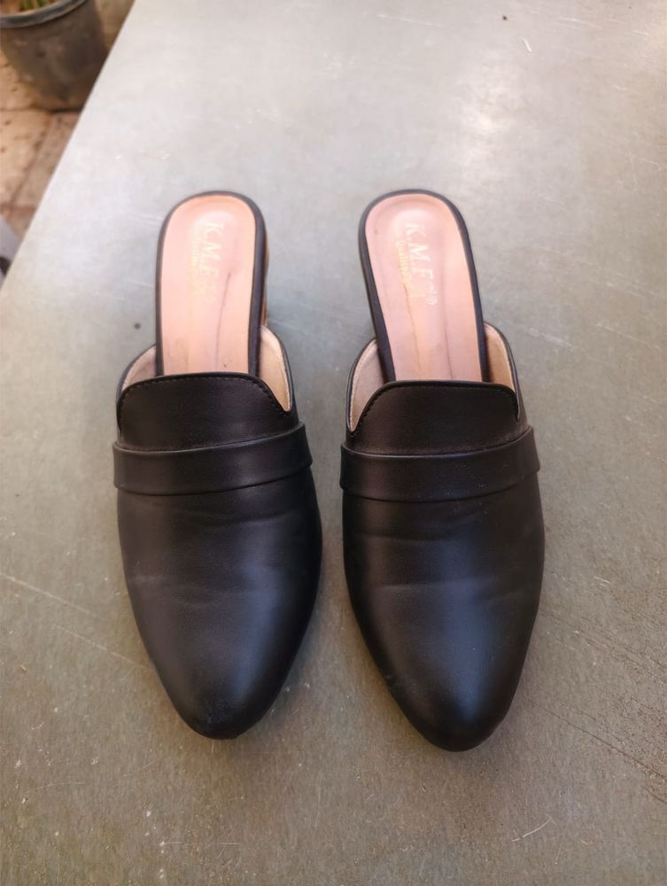 Black Mules - Chic &amp; Comfortable