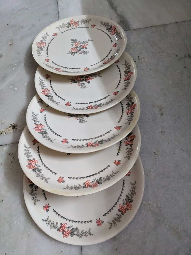 4 Melamine Plates