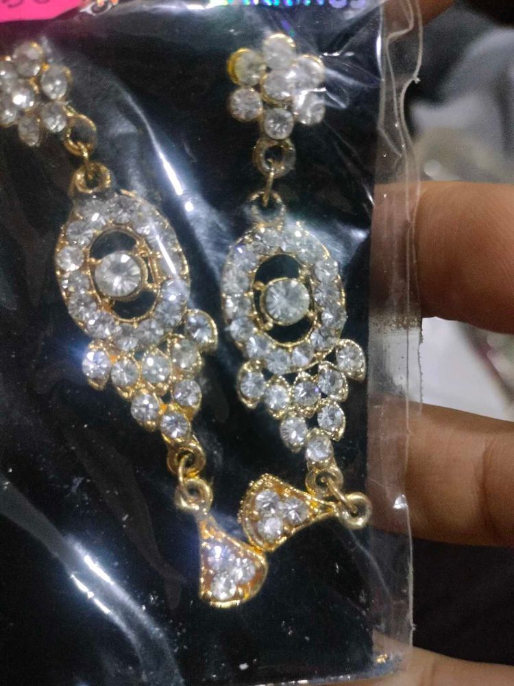 Sparkling Dangle Earrings pack of 2