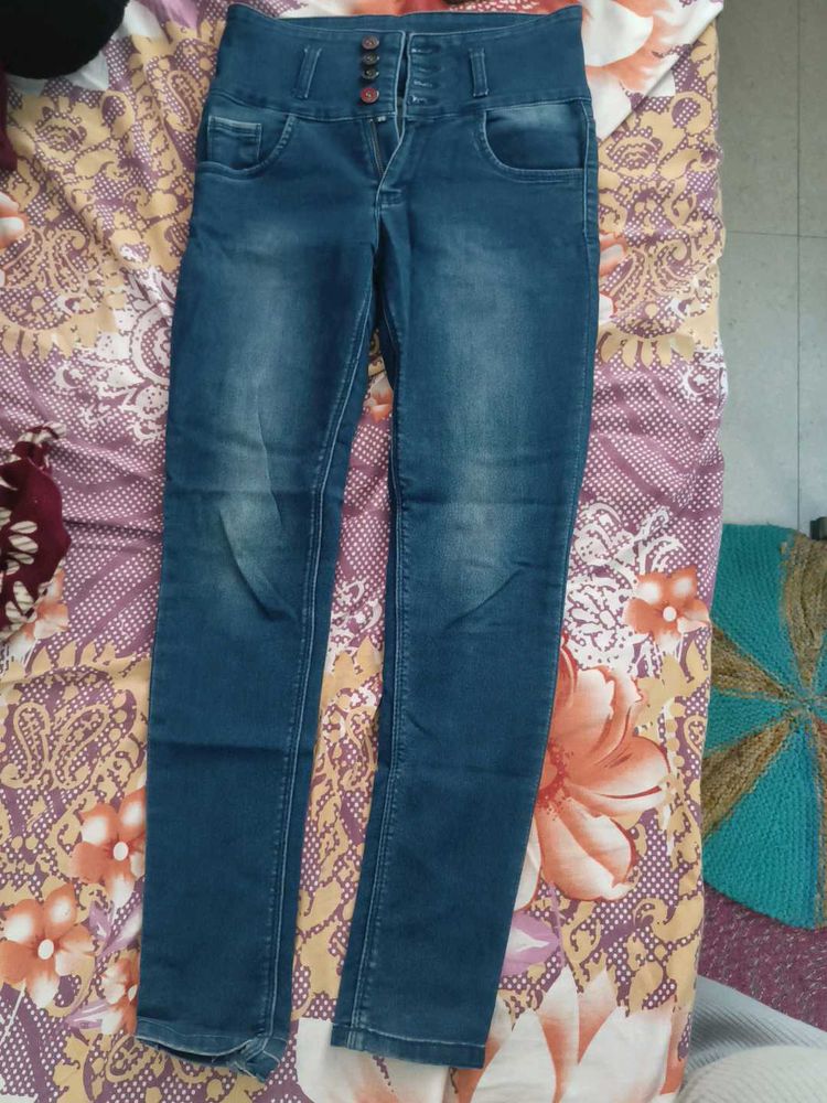 Stylish High-Waisted Blue Jeans