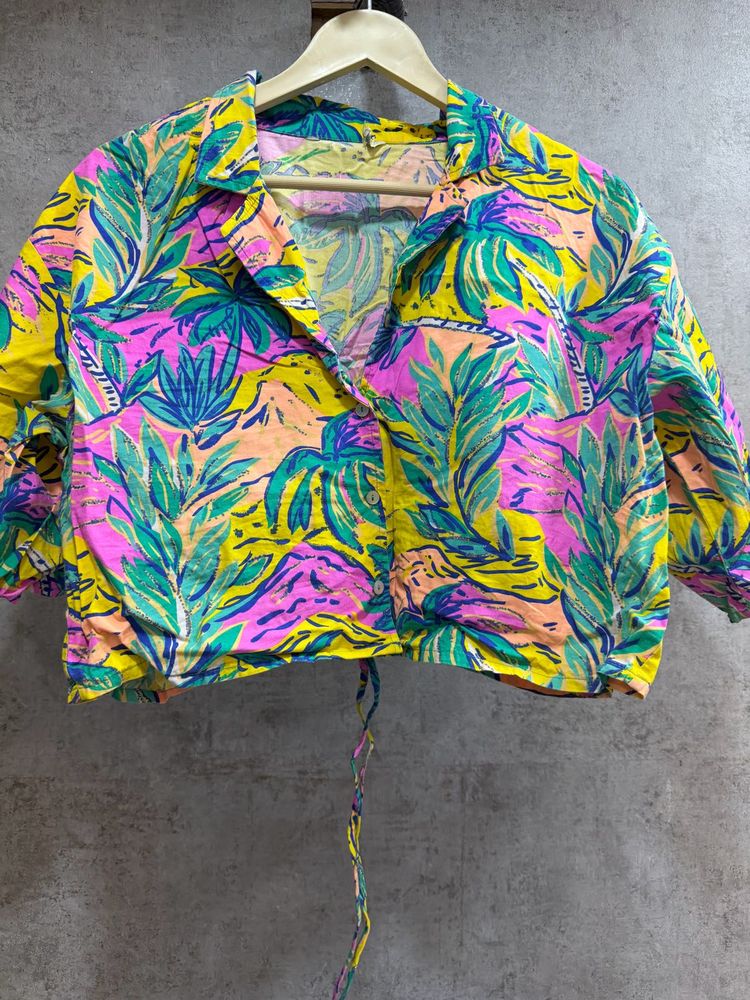 Vibrant Tropical Print Button-Up Shirt