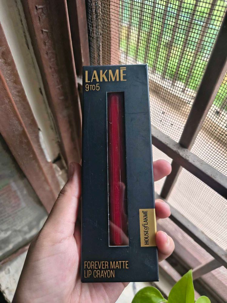 Lakme 9 to 5 Forever Matte Lip Crayon