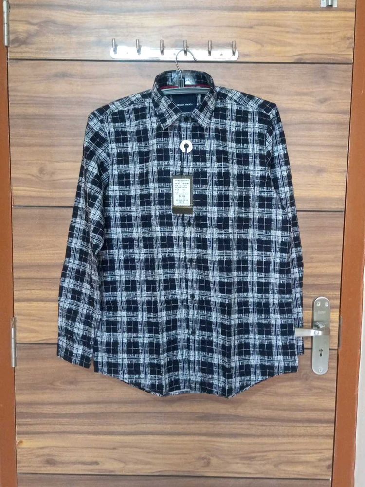 New size -M,L  Men's Checked Long Sleeve Shirt