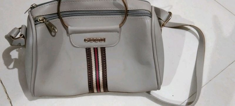 Price dropped 💥✨Sling bag