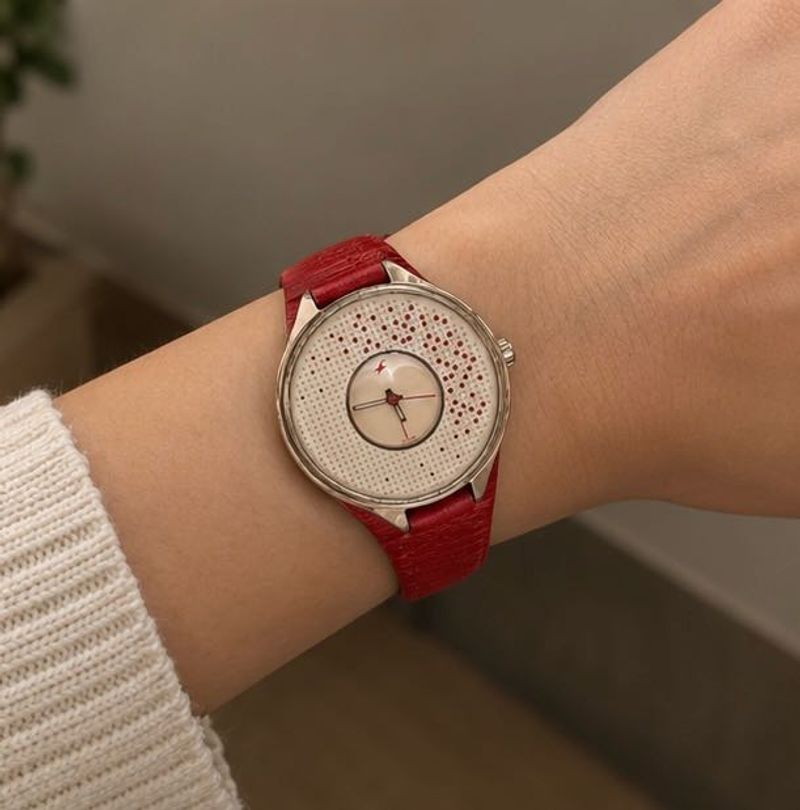 Stylish Red Leather Strap Watch