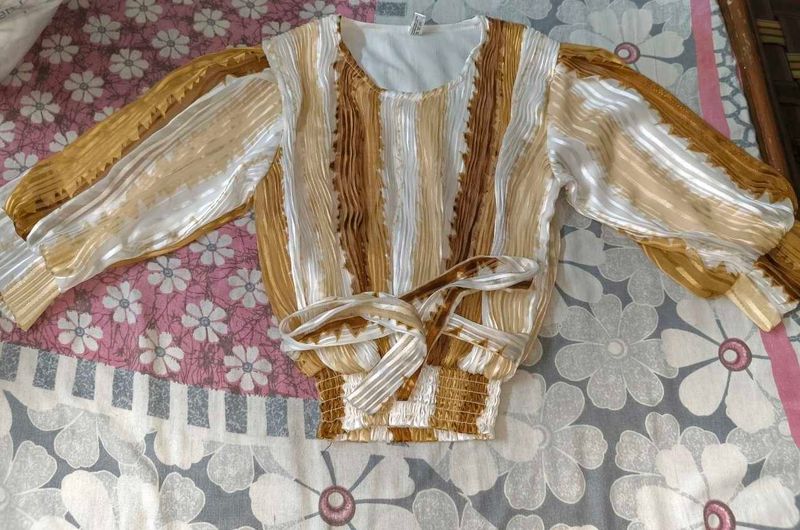 Elegant Striped Blouse with Puff Sleeves