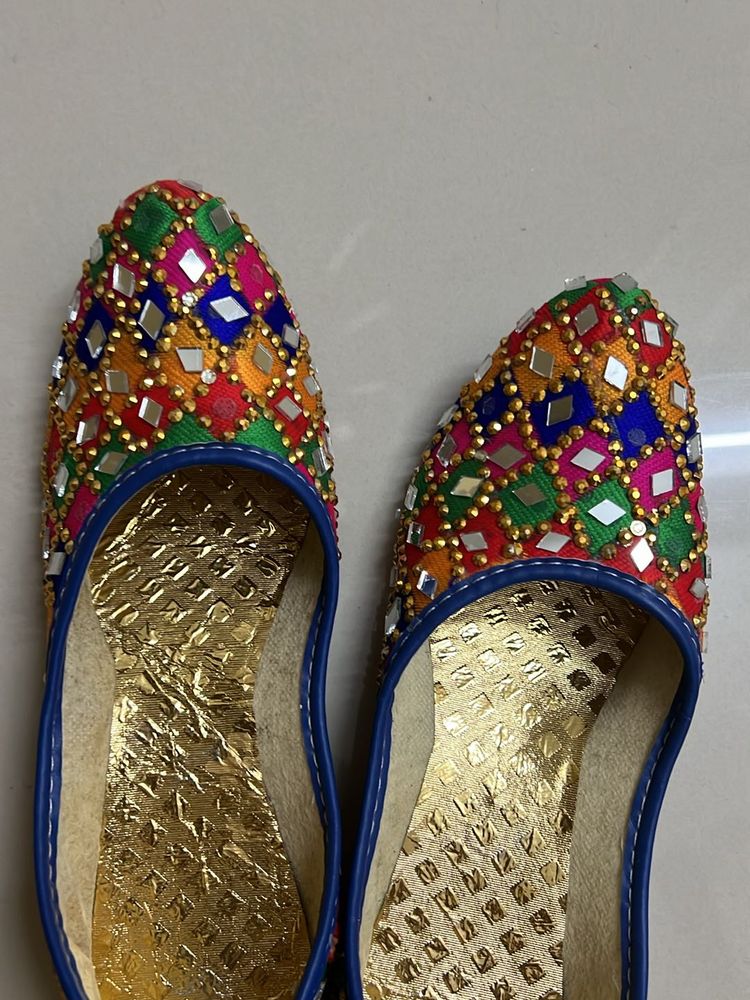 Size Mentioned Is 10 On Footwear Plz Check