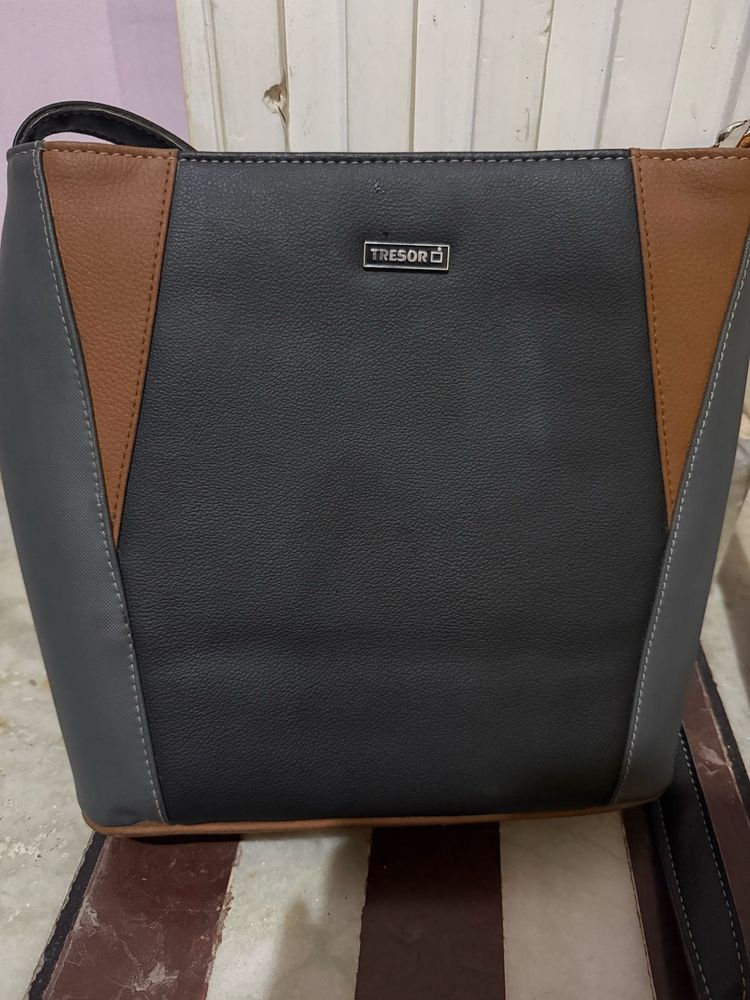 Tresor Color Block Shoulder Bag