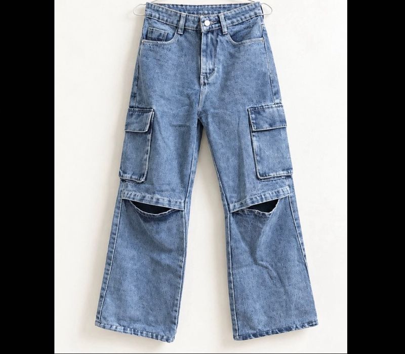 Distressed Cargo Jeans + dark blue jean