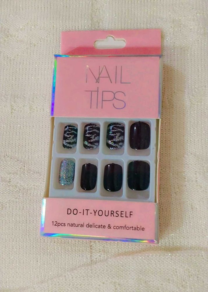 DIY Nail Tips - Black &amp; Glitter Accents