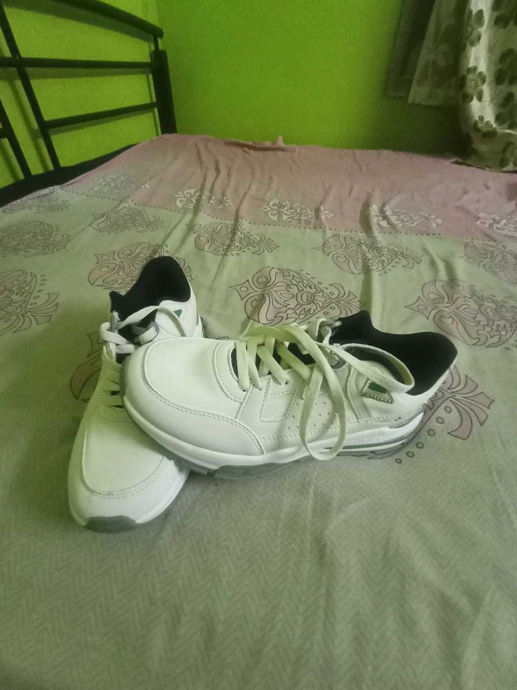 Red Tape Sneakers