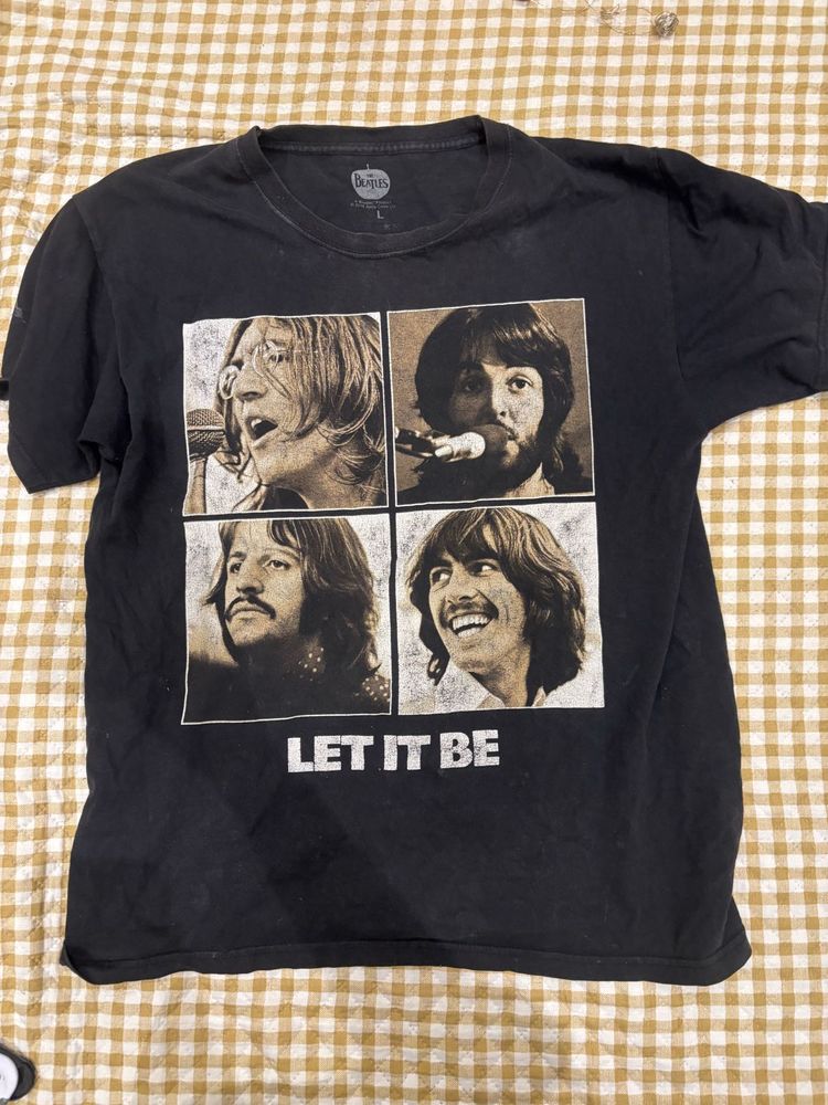 oversized merch of beatles