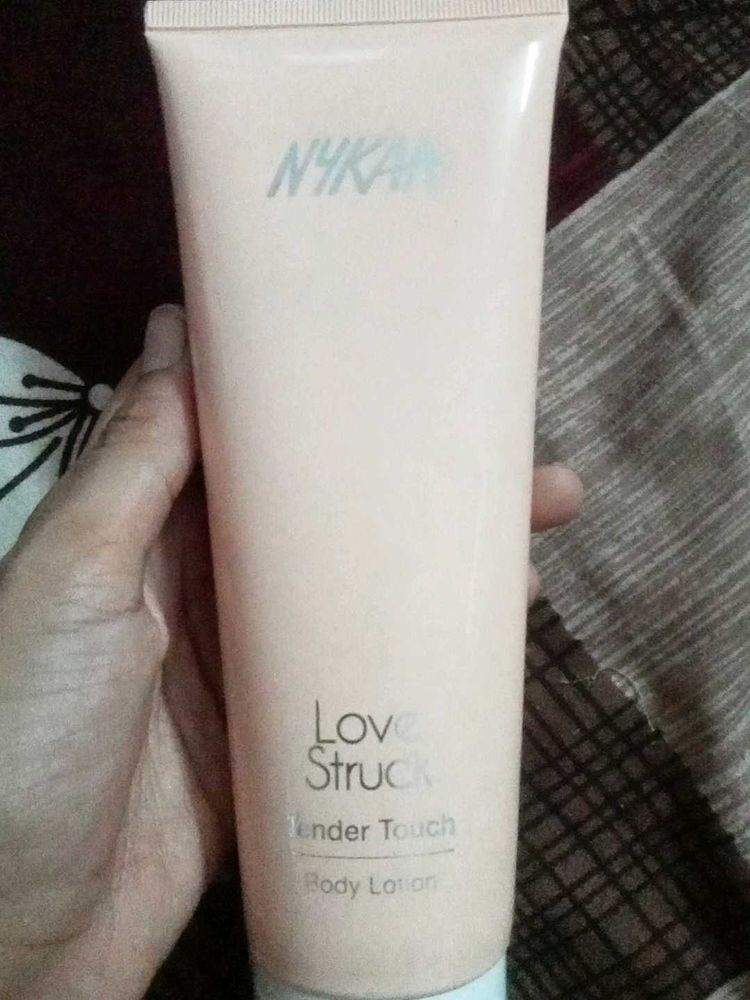 Nykaa Love Struck Body Lotion