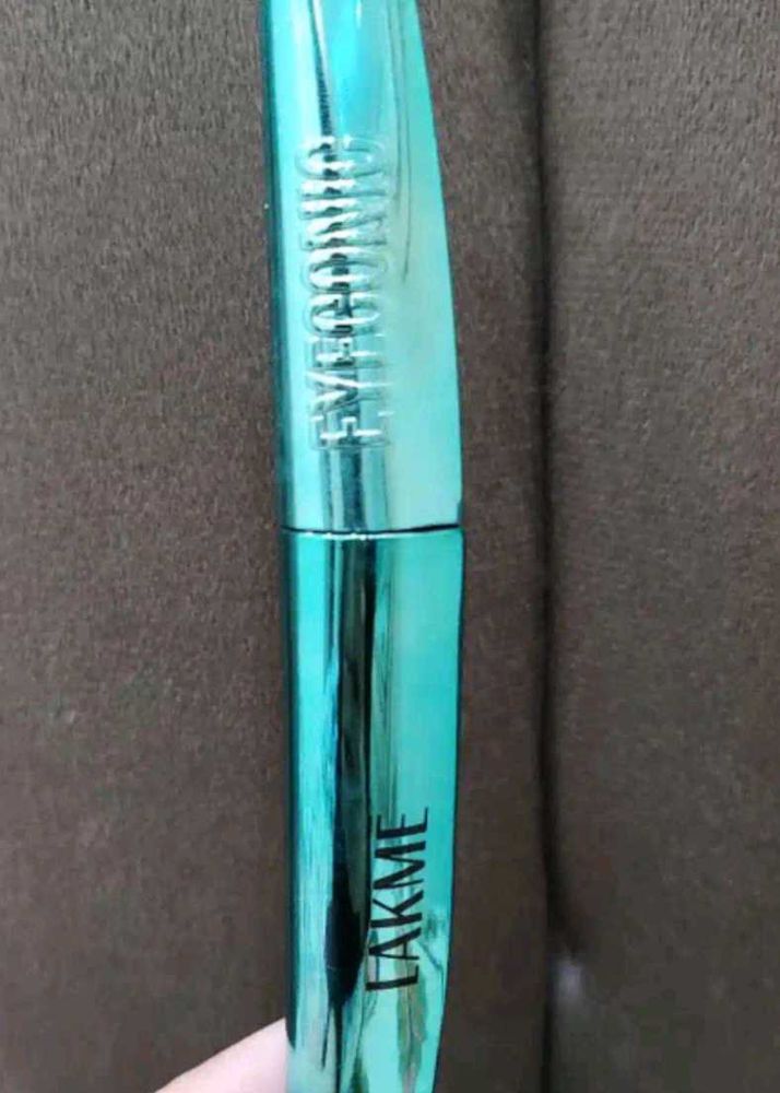 9 to 5 Lakme Eyeconic Mascara