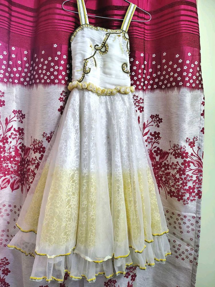 Princess Ball Gown 💛🤍
