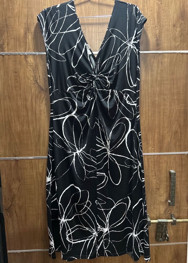 Black &amp; White Floral Print Dress