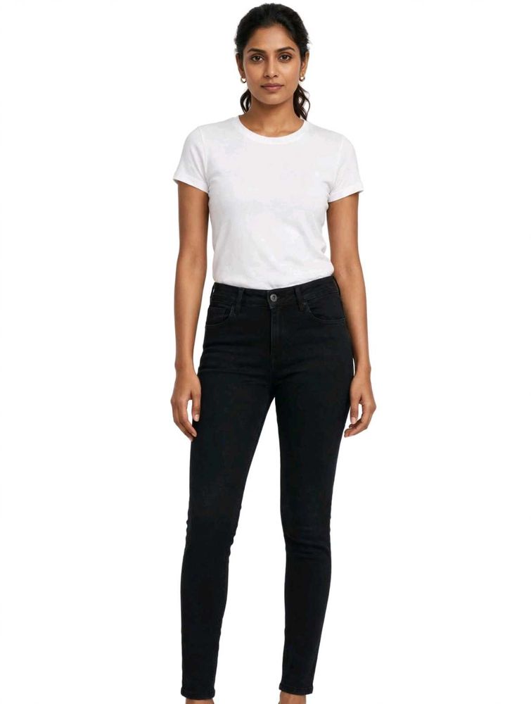 Classic Black Skinny Jeans