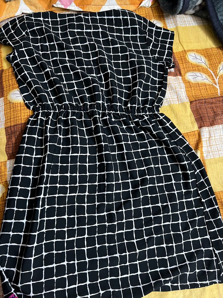New beautiful dress in excellent condition