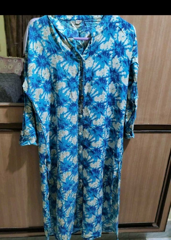 Vibrant Blue Tie-Dye Tunic