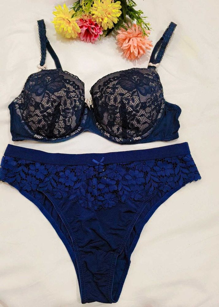 Lace Bra and Panty Set