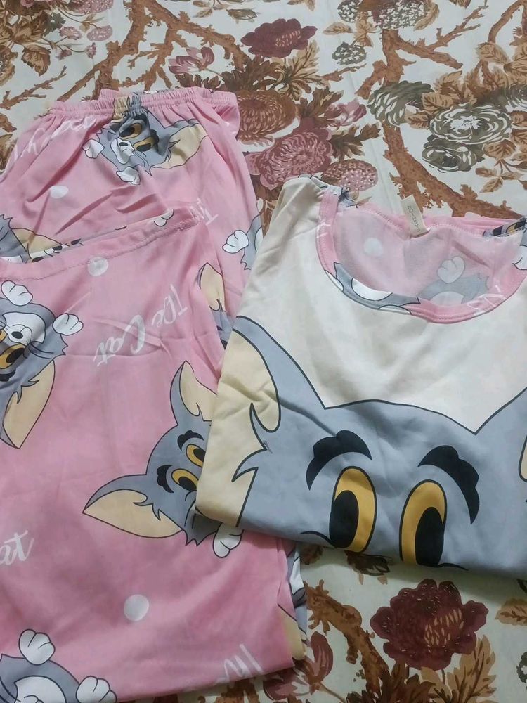 Cute Tom &amp; Jerry Pajama Set