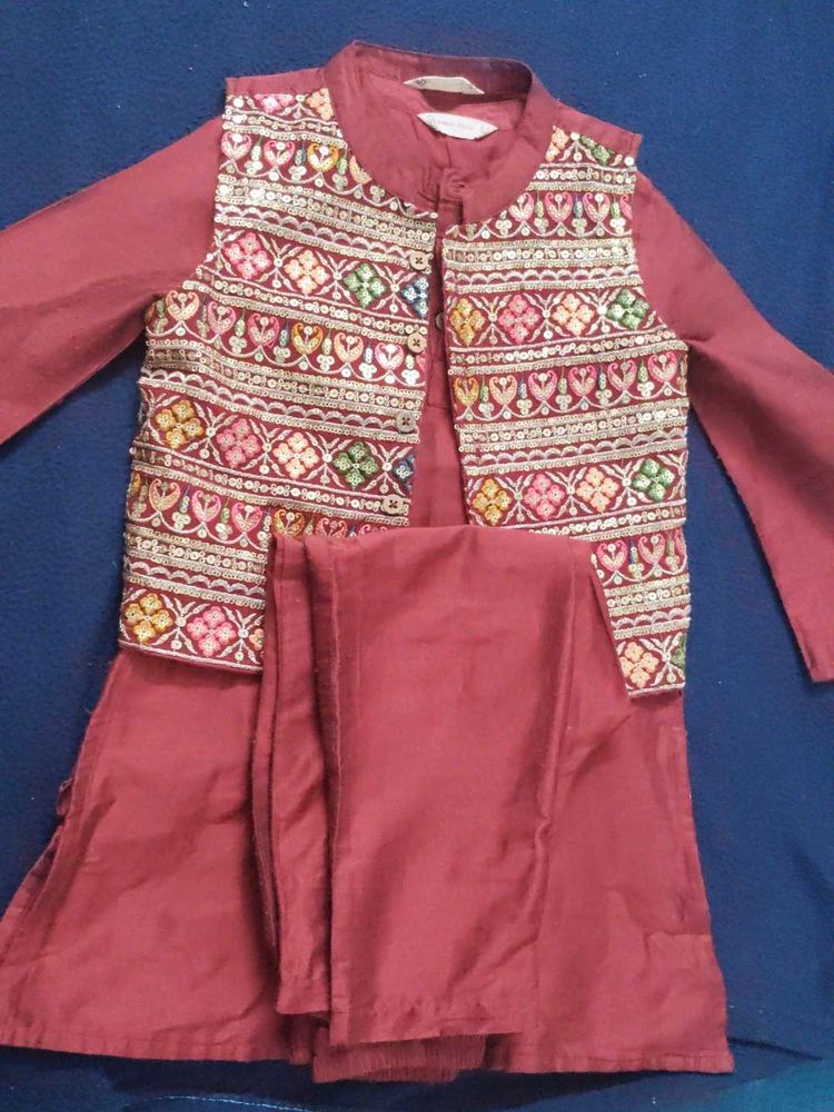 Embroidered Kurta Set with jacket and chudidar