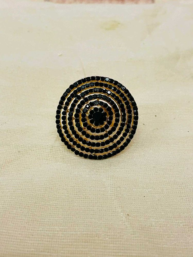 Sparkling Black Gemstone Ring