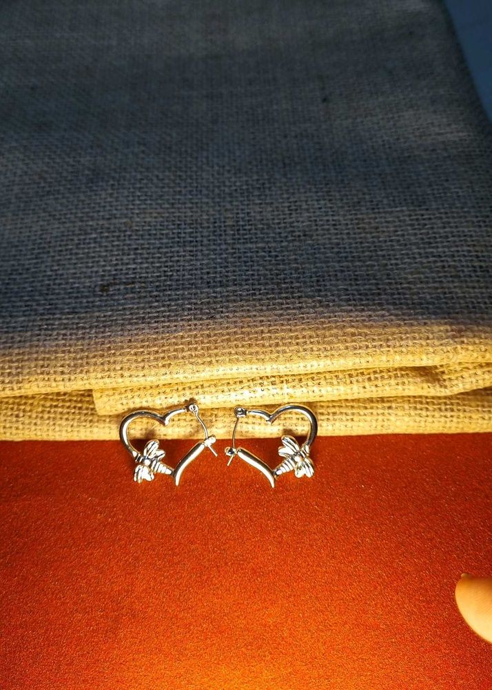 Anti tarnish Heart &amp; Bee Hoop Earrings