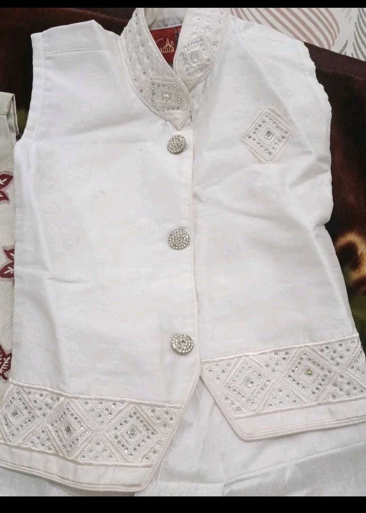 Elegant White Embellished Nehru Jacket