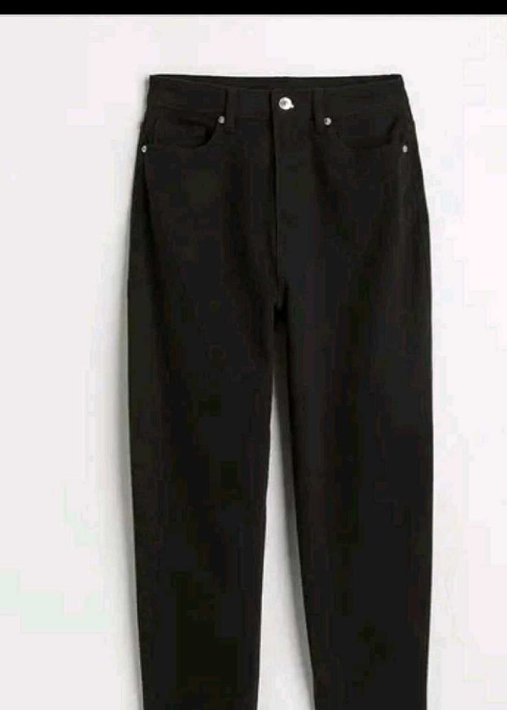 H&amp;M Black High-Waisted Mom Jeans