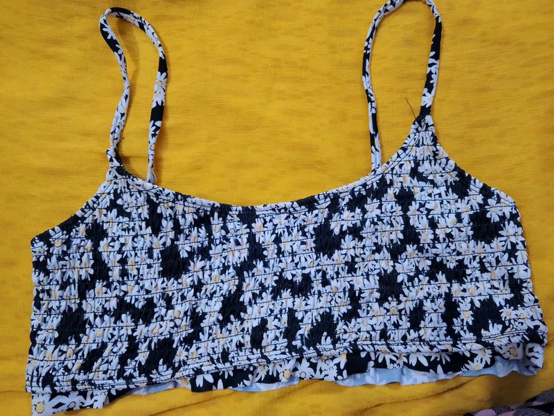 Daisy Print Smocked Crop Top