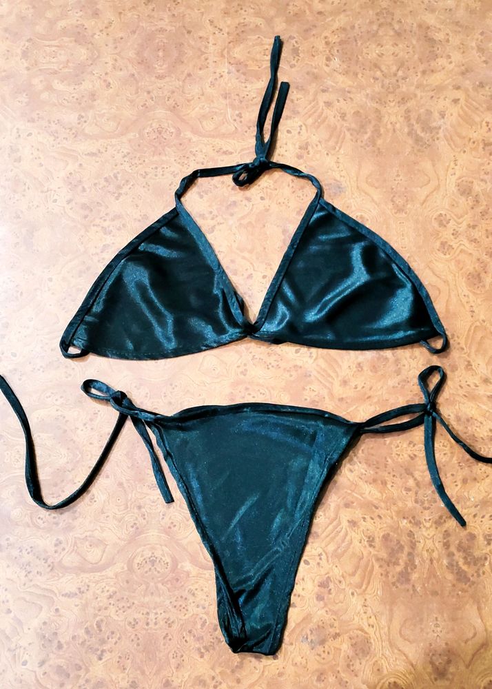 Black Colour Women's or Girls Stylish Bikni Set