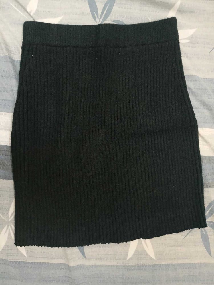 Ribbed Knit Mini Skirt