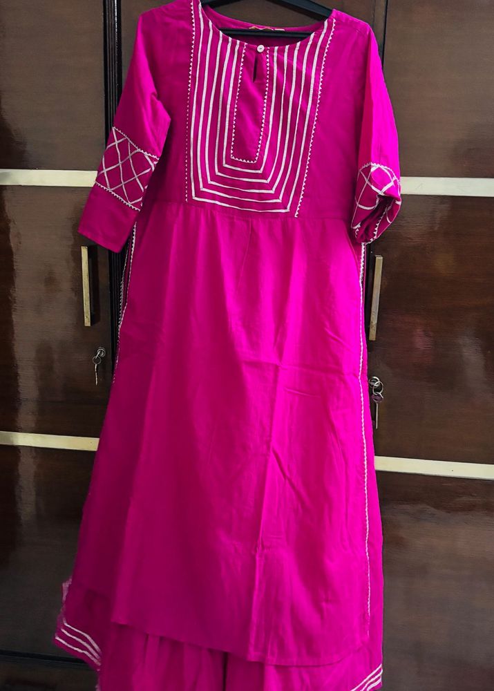 Elegant Pink Kurta with White Embroidery