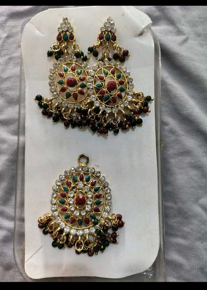 Traditional Indian Earrings with Maang Tikka