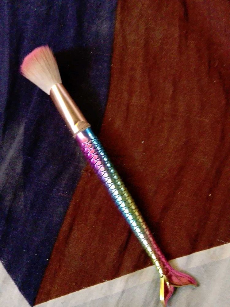 Mermaid Tail Makeup Brush