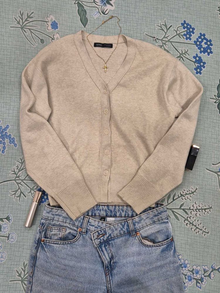 Cozy Beige V-Neck Cardigan