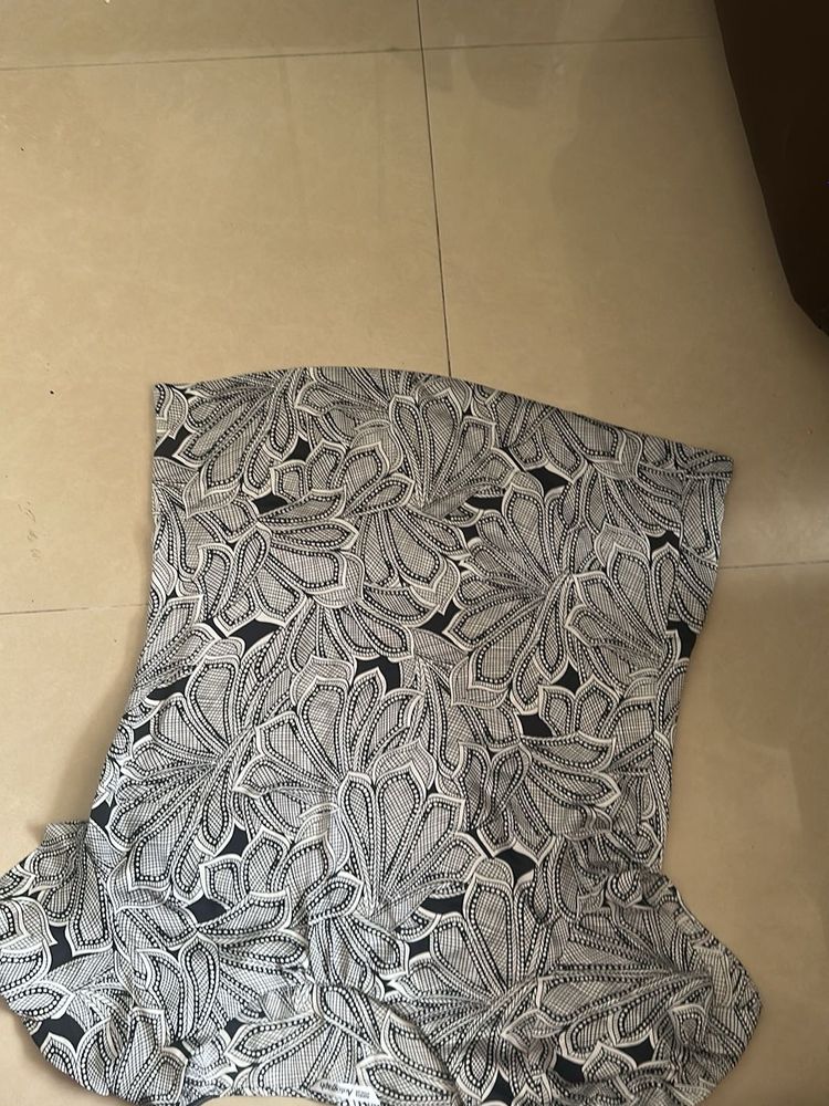 Stylish Printed Strapless Top