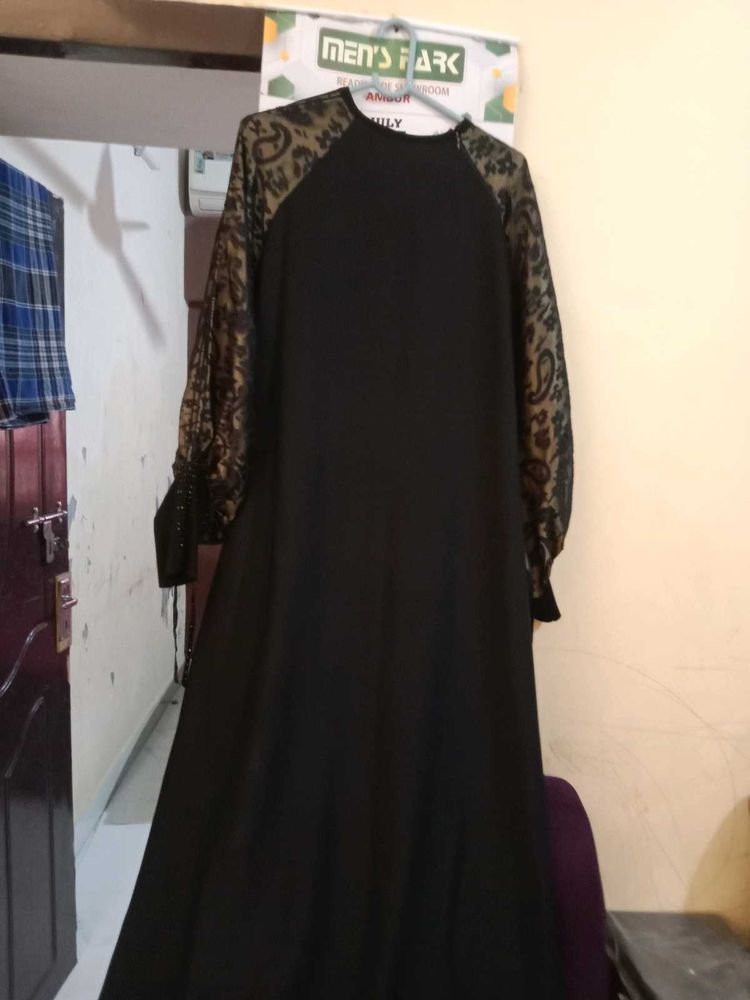 Elegant Burkha Only 1 Flow In Bottom Small Stiche