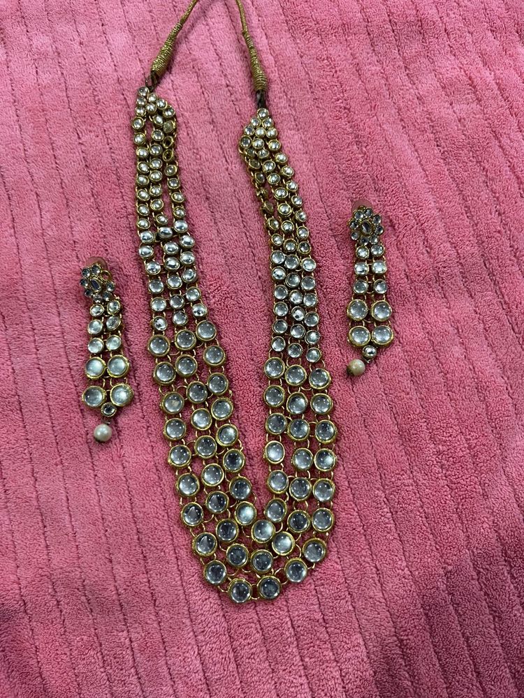 Stunning Kundan Necklace and Earrings Set