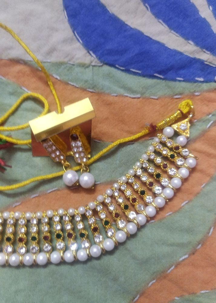 Neckles Set