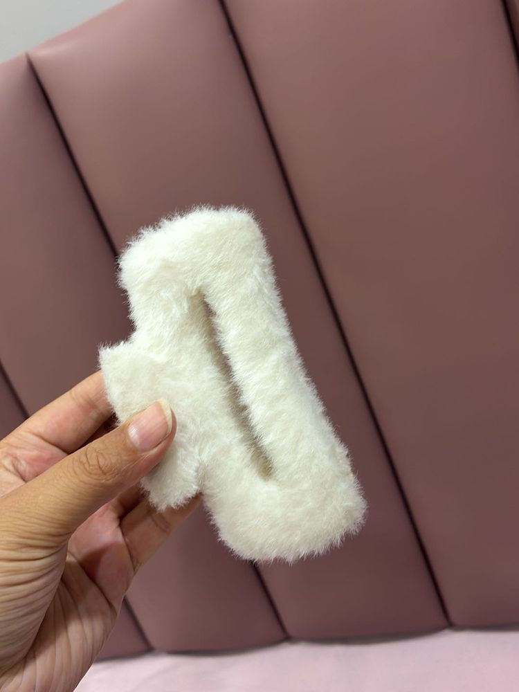 Fuzzy White Claw Clip