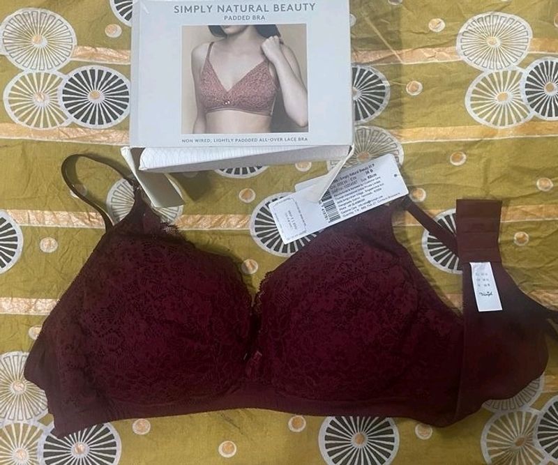 80% OFF TRIUMPH Lace Padded Bra, 36B