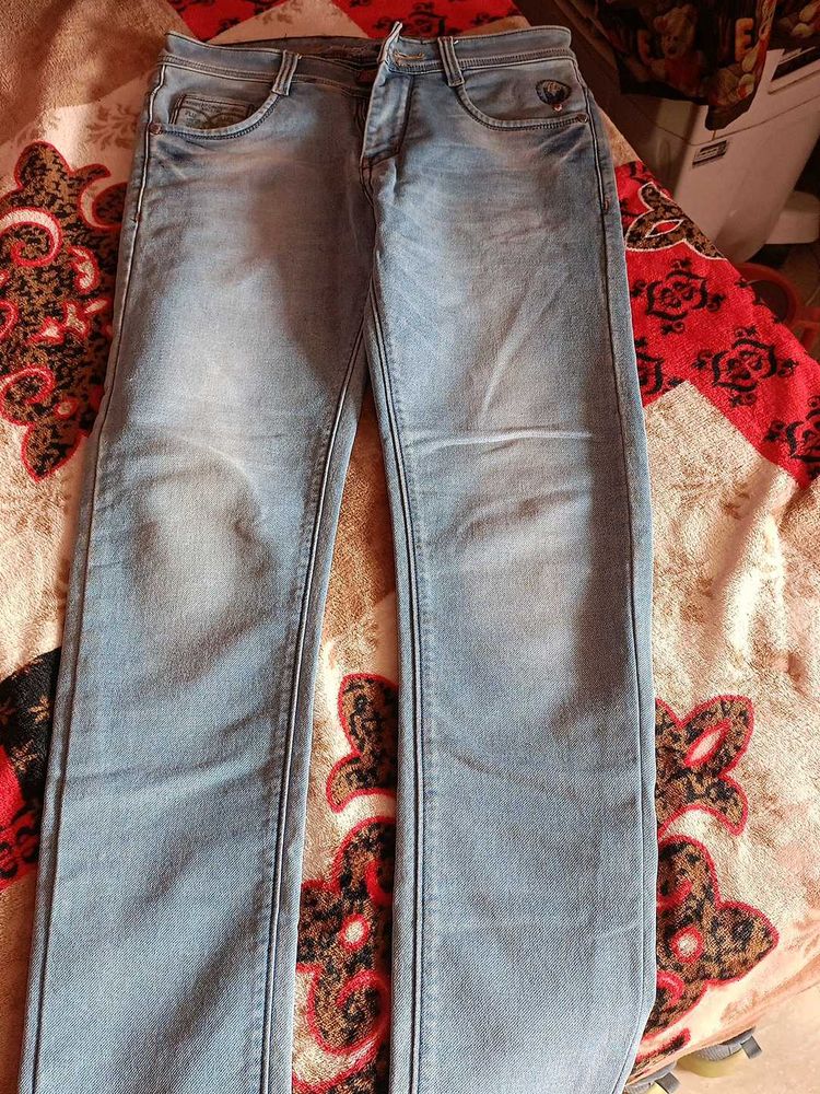 flu Light Wash Denim Jeans