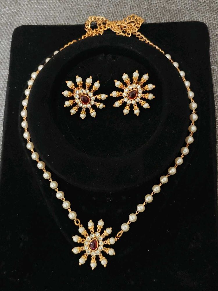 Elegant Necklace &amp; Earring Set