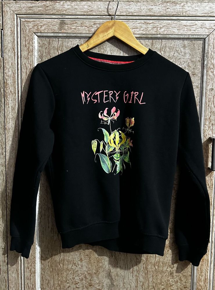 🖤🐧(ON SALE ‼️)Mystery Girl Black Sweatshirt