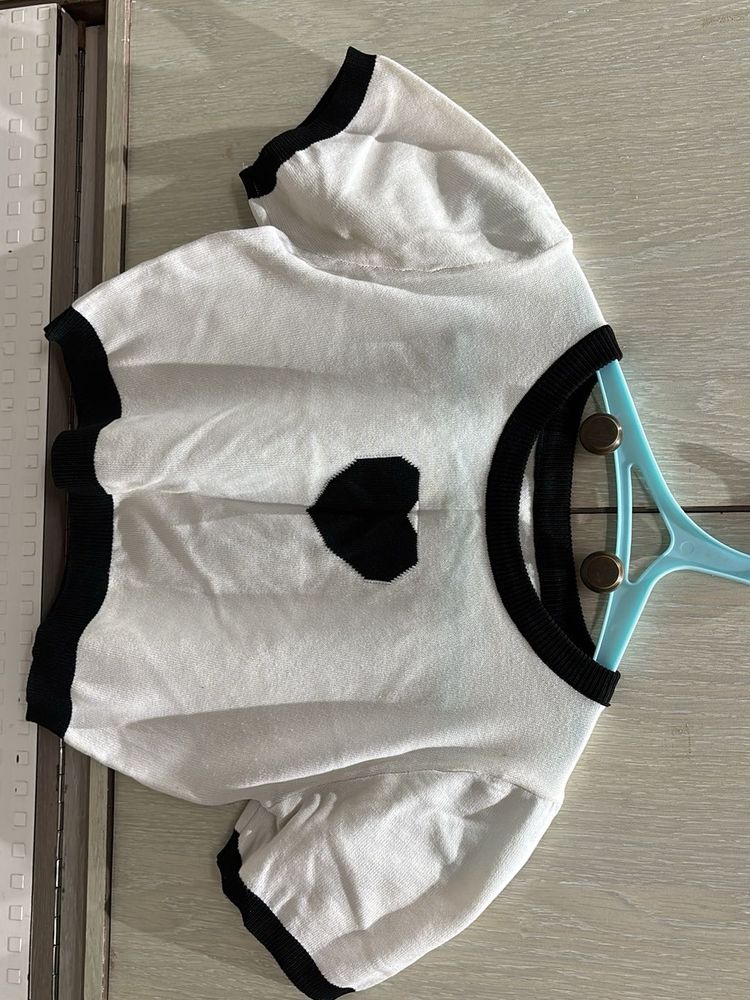 Chic White &amp; Black Heart Crop Top