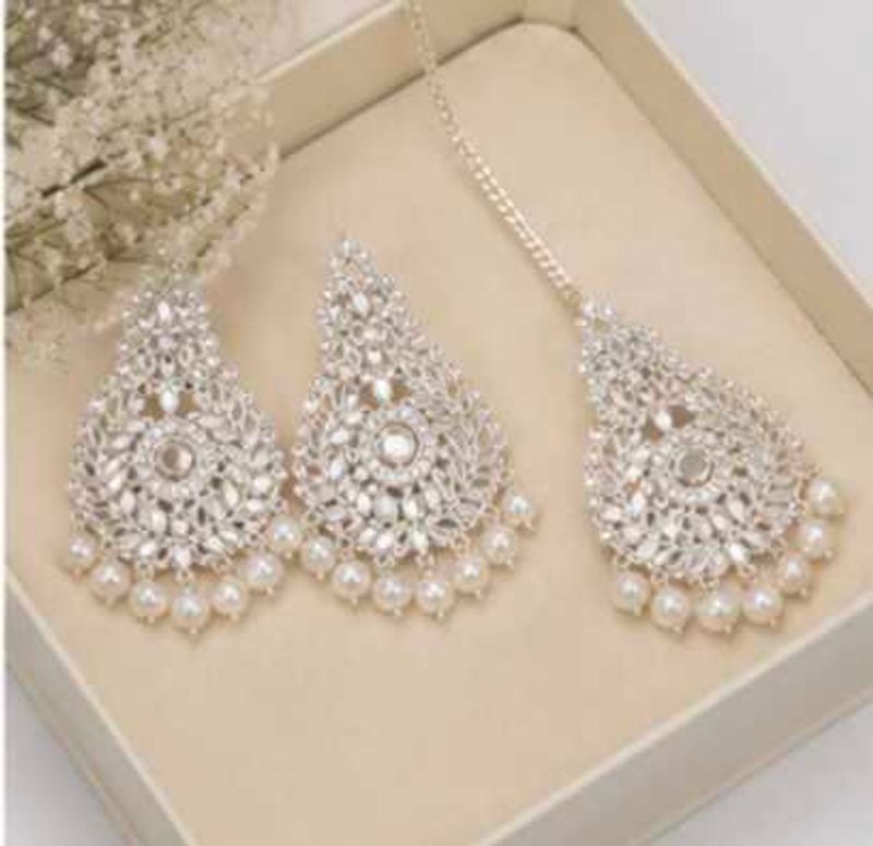 Stunning Pearl &amp; Crystal Jewellery Set